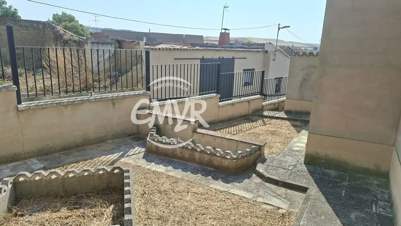 Vista exterior de Casa o chalet en venta en Coreses con Calefacción y Jardín privado