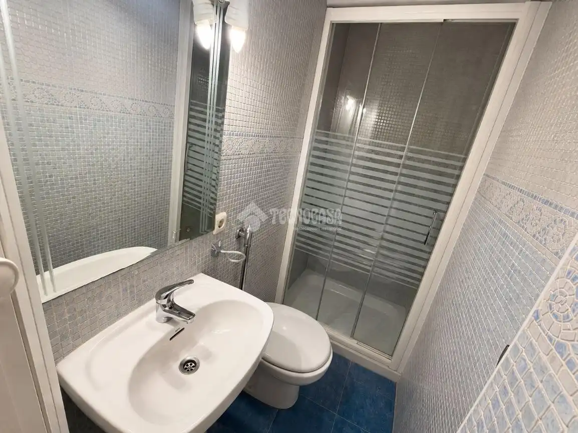 Baño de Piso en venta en Madrid con Aire acondicionado, Terraza y Amueblado