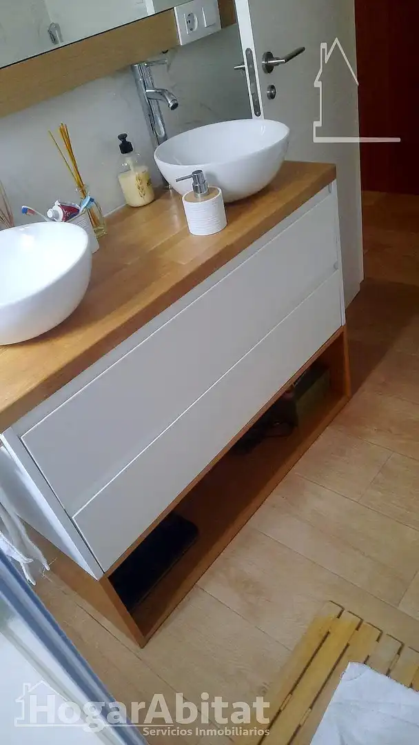 Flat for sale in Albal  with Air Conditioner, Parquet flooring and Balcony