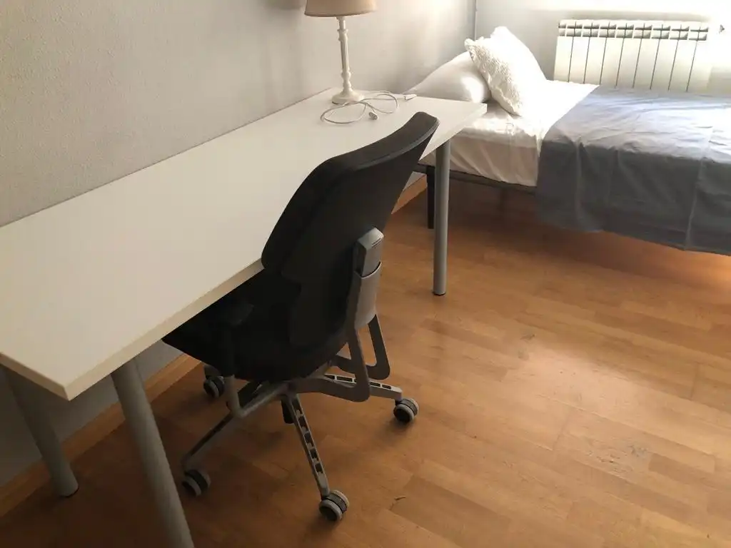 Habitación de Piso de alquiler en Zaragoza con Calefacción, Amueblado y Horno