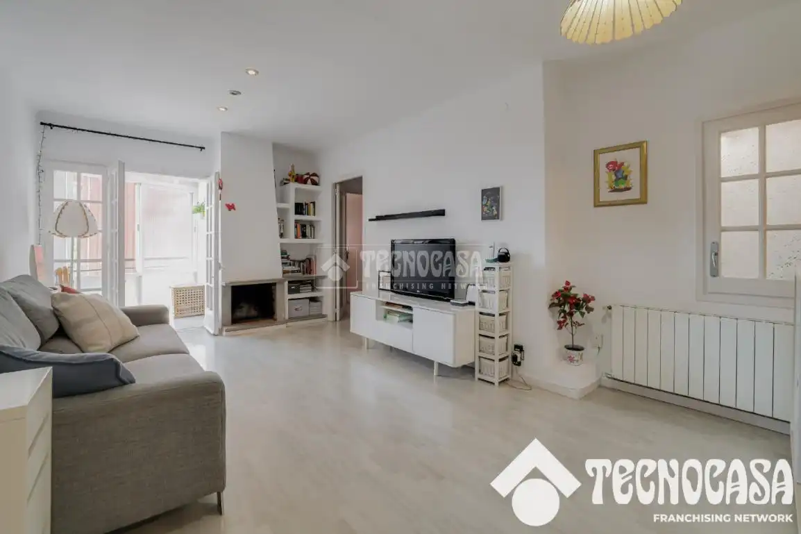 Sala de estar de Piso en venta en Badalona con Calefacción y Balcón