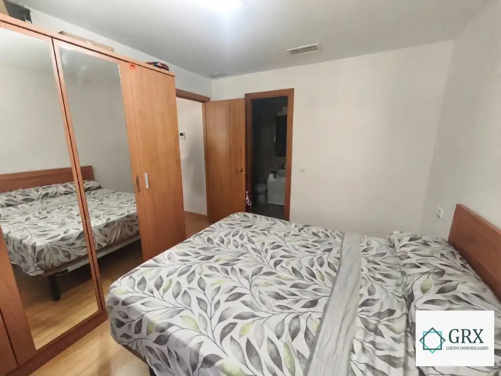 Bedroom of Flat for rent in Granada  with Air Conditioner, Heating and Storage room