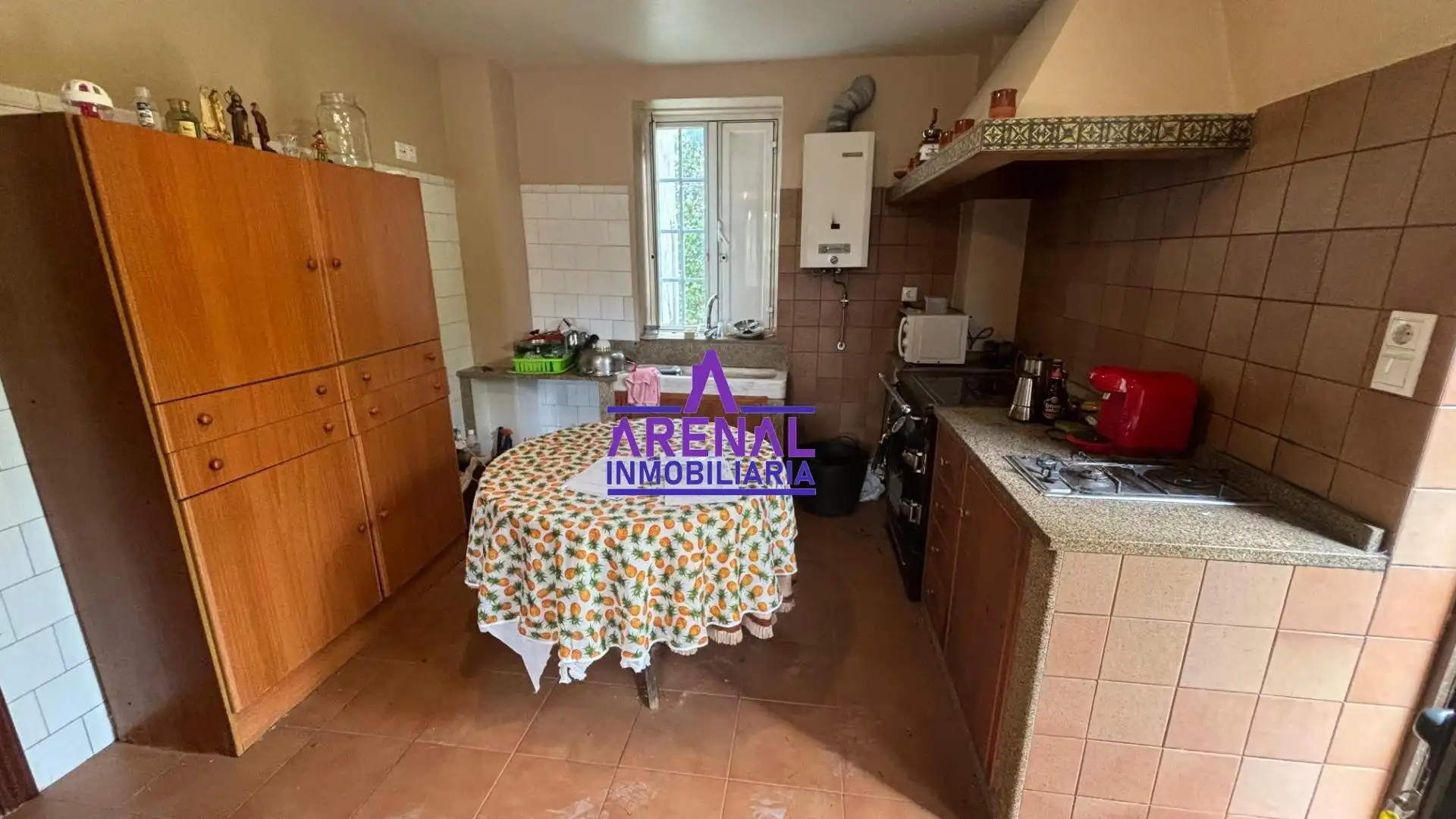 Cuina de Casa o xalet en venda en Ribeira amb Jardí privat