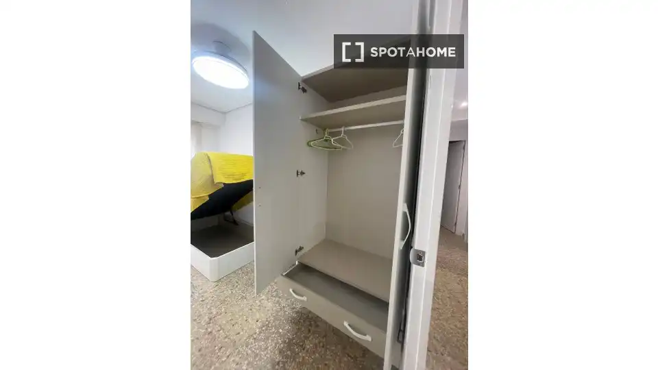 Room in Benimàmet
