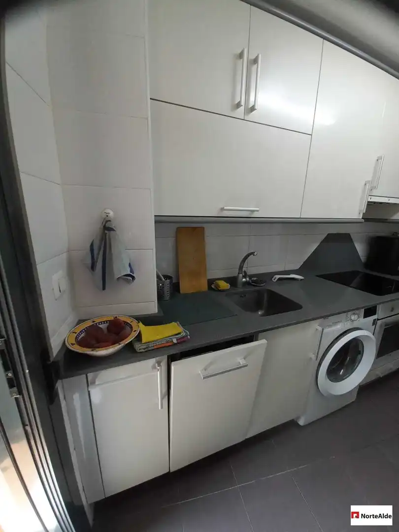 Cocina de Piso en venta en Barakaldo  con Calefacción, Trastero y Balcón