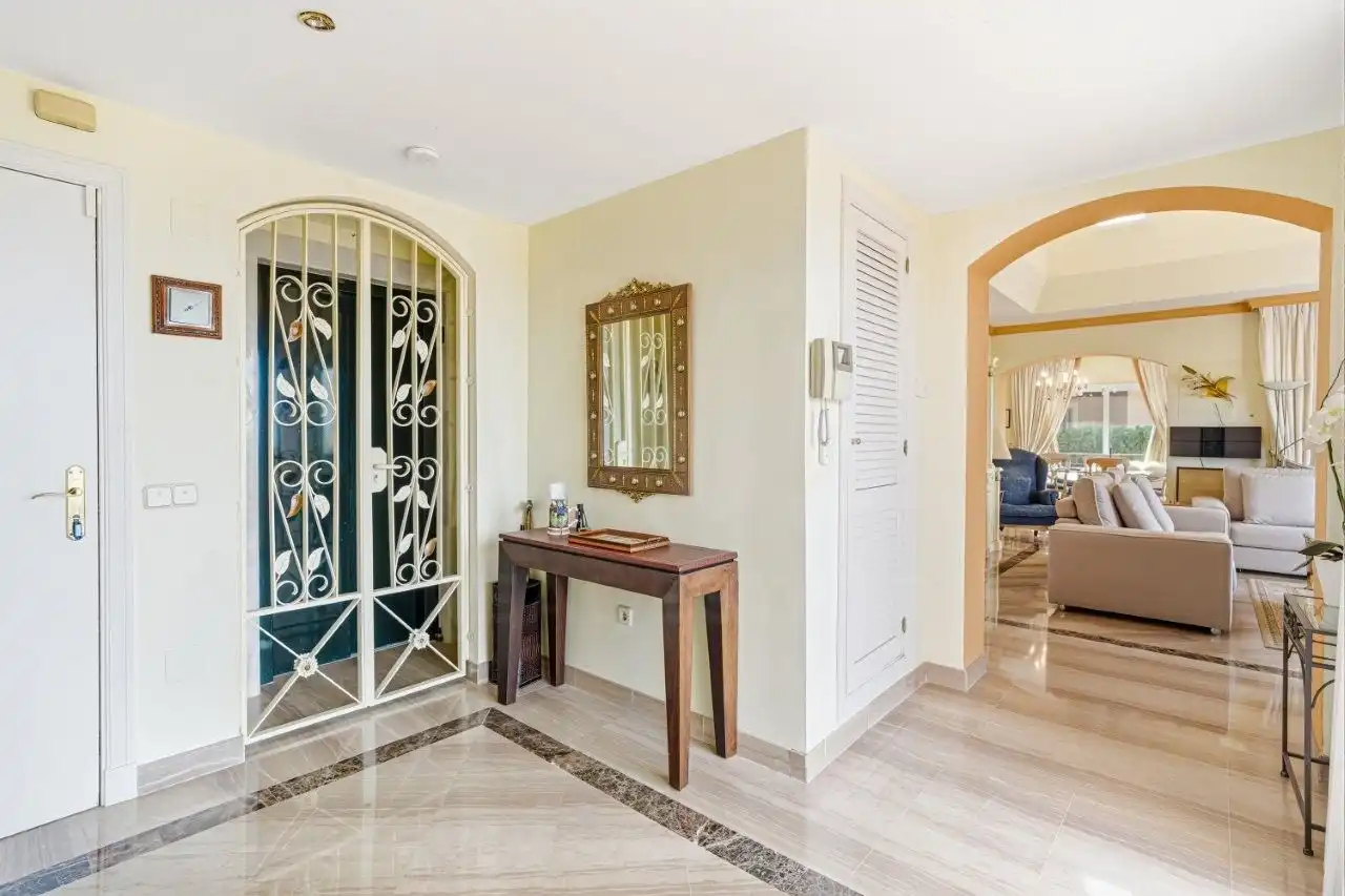 Piso con piscina en venta en Elviria - Cabopino, imagen 25