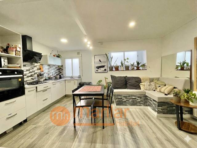 Piso en Venta en de Fluvià en Sant Martí de Provençals