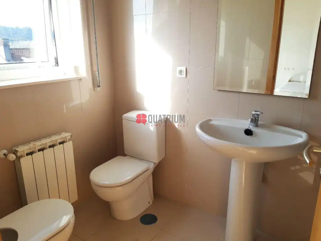 Bathroom of Houses for rent in Santiago de Compostela   with Heating, Terrace and Storage room