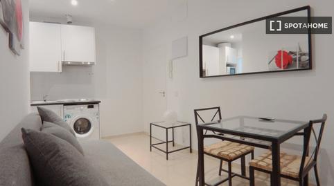 Foto 3 de Apartament per a compartir a Zofio,  Madrid Capital