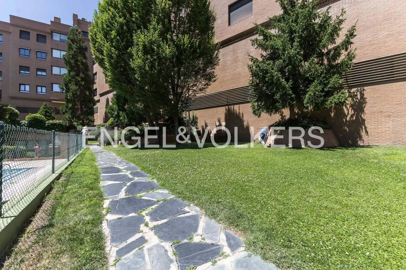 Vista exterior de Piso en venta en Madrid con Aire acondicionado, Calefacción y Piscina