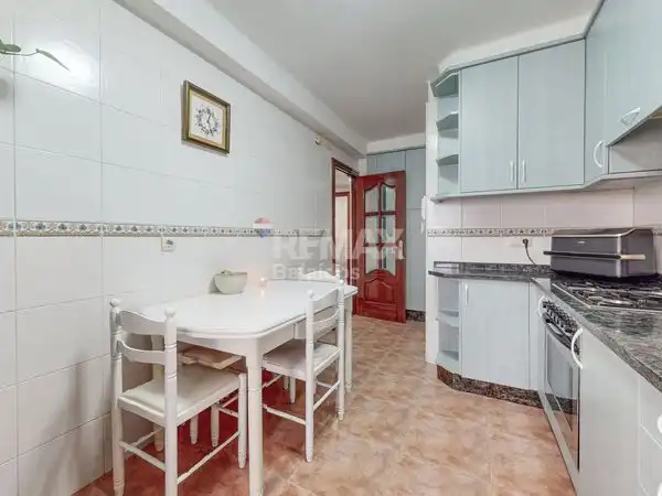 Cocina de Piso en venta en Vigo  con Calefacción y Parquet