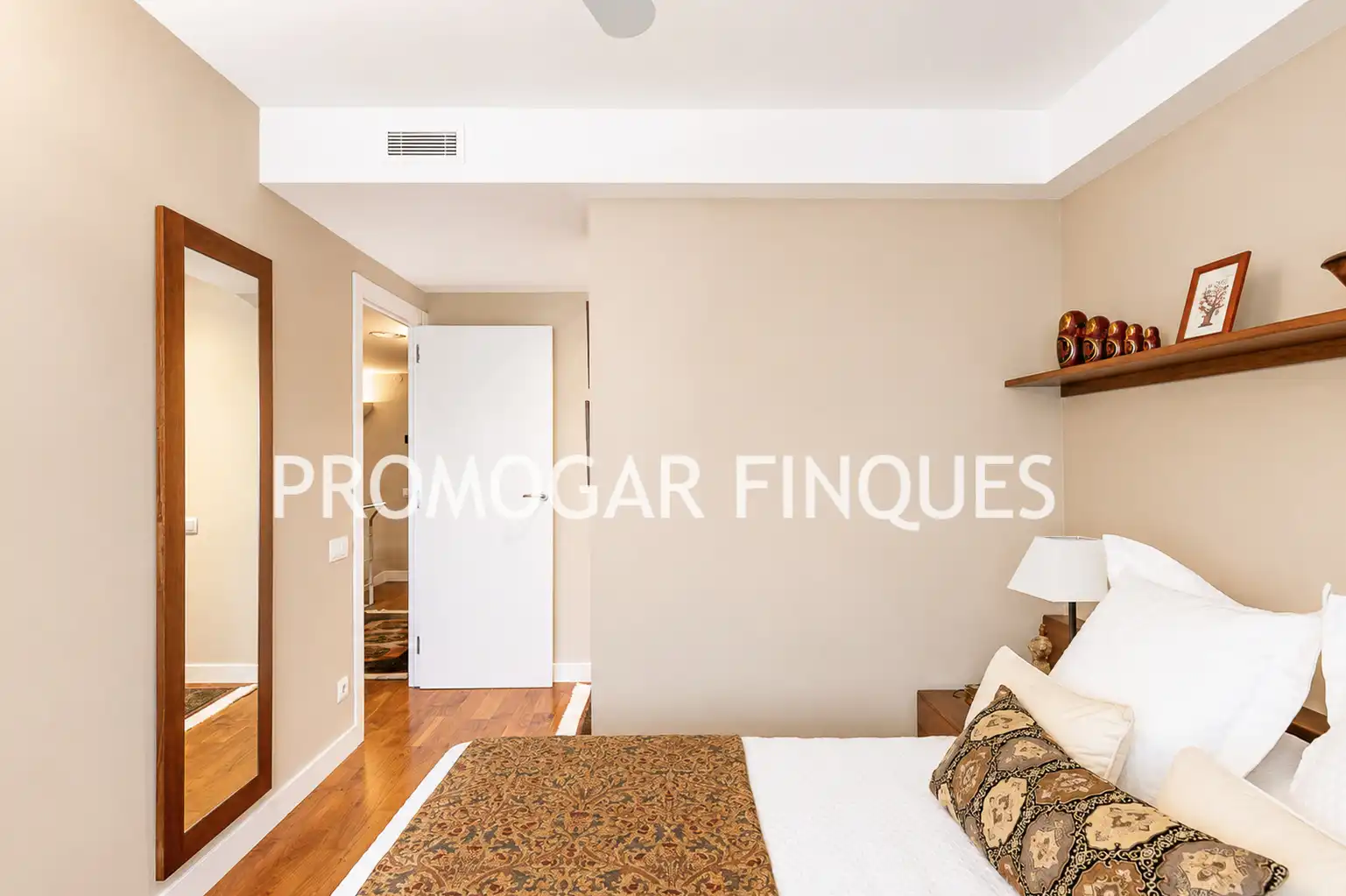 Schlafzimmer von Maisonette zum Verkauf in Sant Feliu de Llobregat mit Klimaanlage, Heizung und Privatgarten