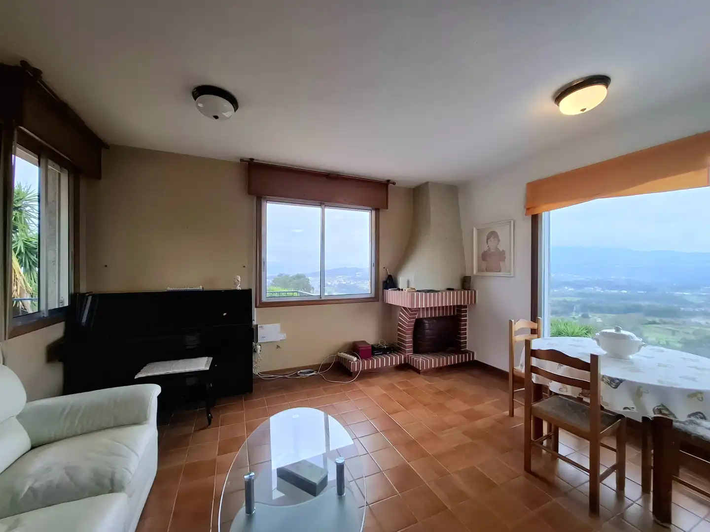 Sala d'estar de Casa o xalet en venda en As Neves   amb Calefacció, Jardí privat i Terrassa