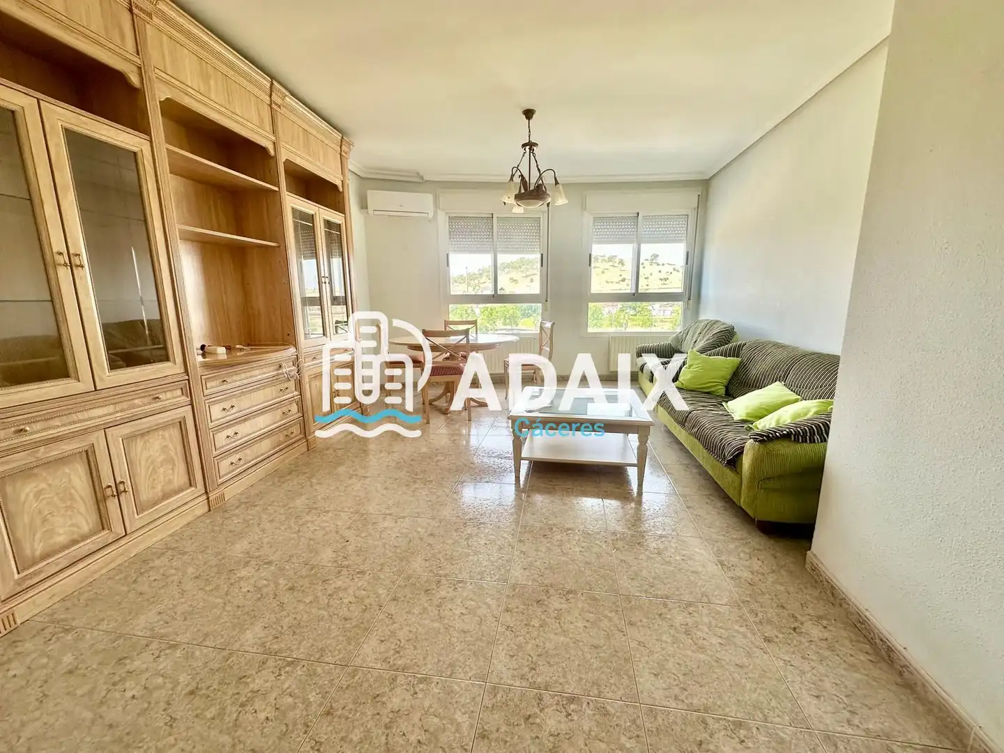Außenansicht von Wohnung zur Miete in Cáceres mit Klimaanlage, Heizung und Terrasse