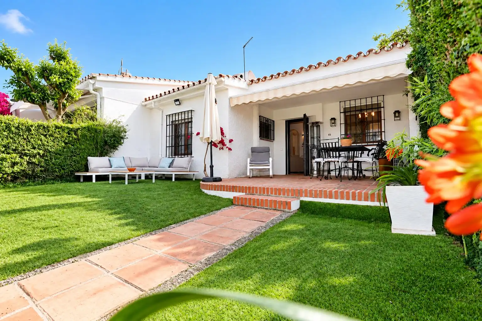 Adosado con piscina en venta en Calle Teide 7