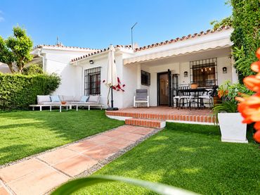 Adossat amb piscina en venda a Calle Teide 7
