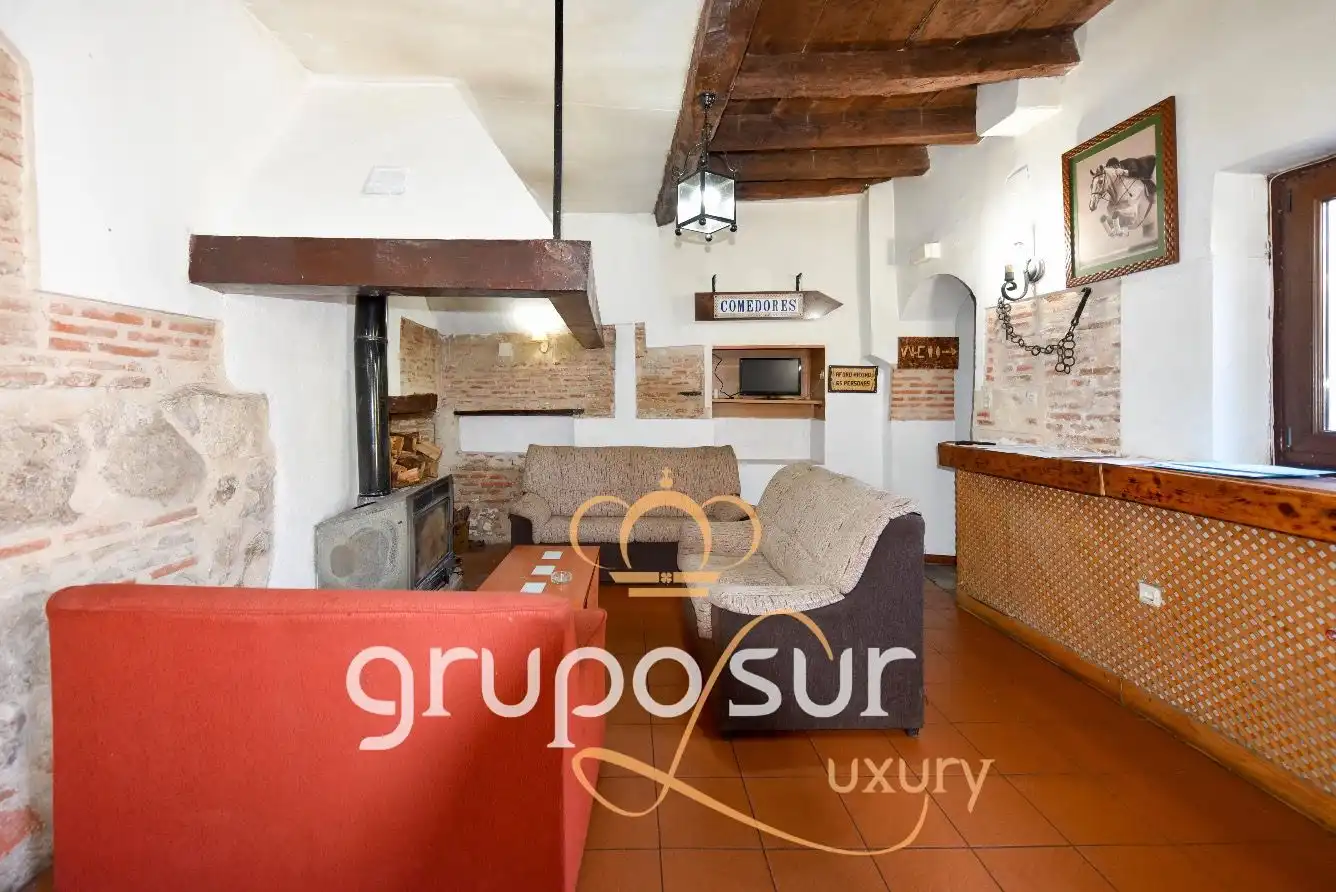 Country homes for sale in Olmedo  with Heating, Private garden and Parquet flooring