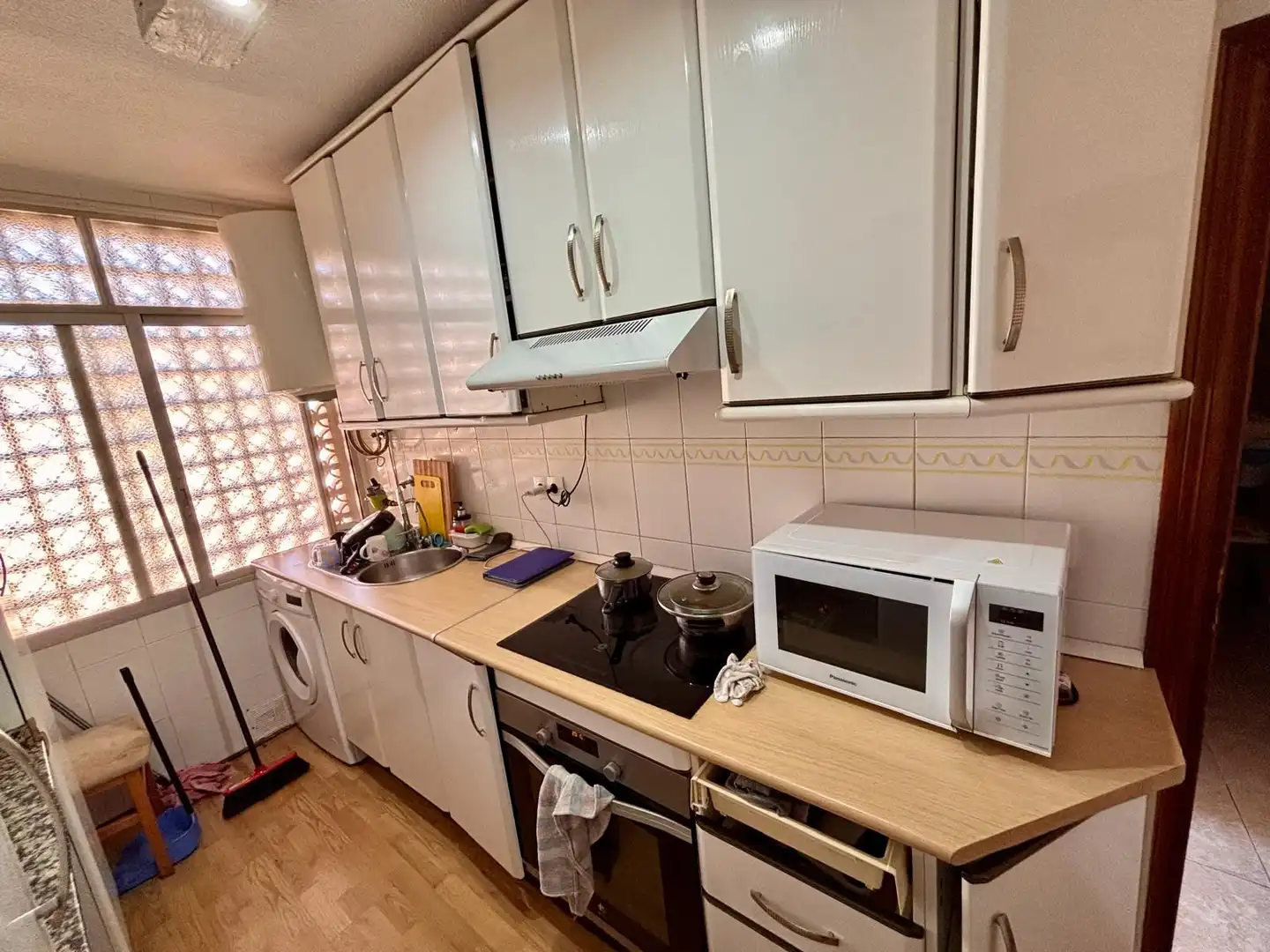 Küche von Wohnung zum Verkauf in Alicante / Alacant mit Klimaanlage, Möbliert und Ofen