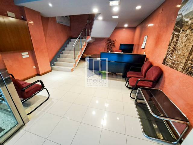 Local comercial en Alquiler en ANNA HUNTINGTON en Reyes Católicos