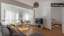 Living room of Flat to rent in  Madrid Capital  with Air Conditioner, Heating and Furnished