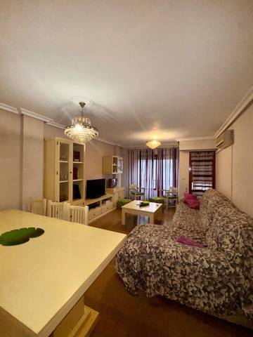 Piso en Alquiler en Ensanche - Diputación