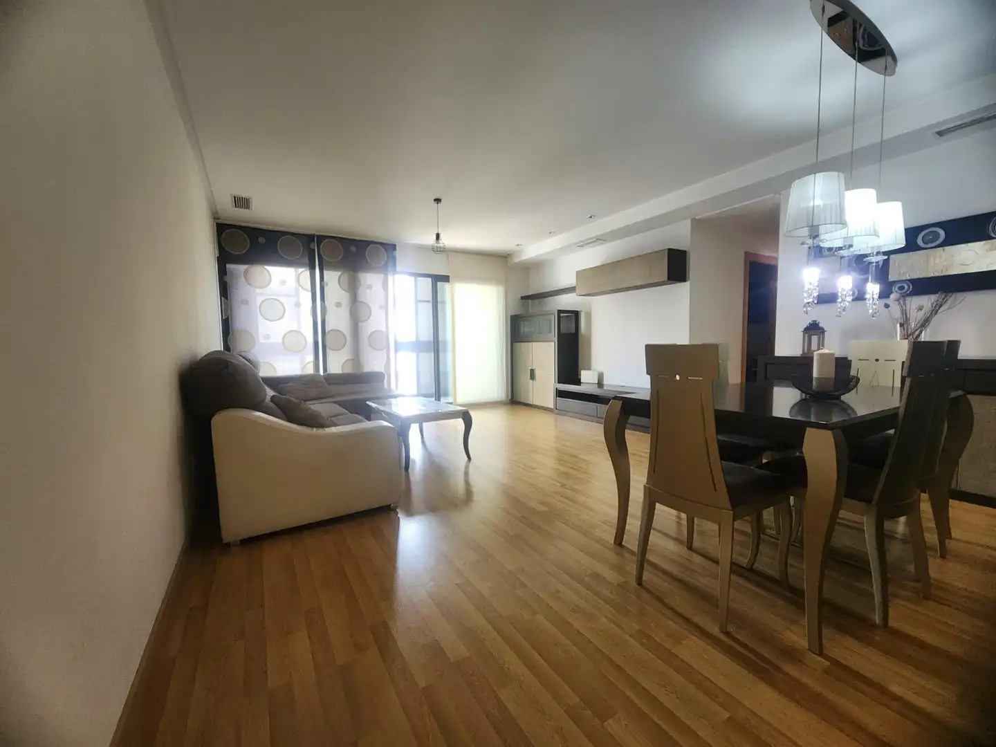 Sala d'estar de Pis en venda en Crevillent amb Jardí privat, Moblat i Balcó