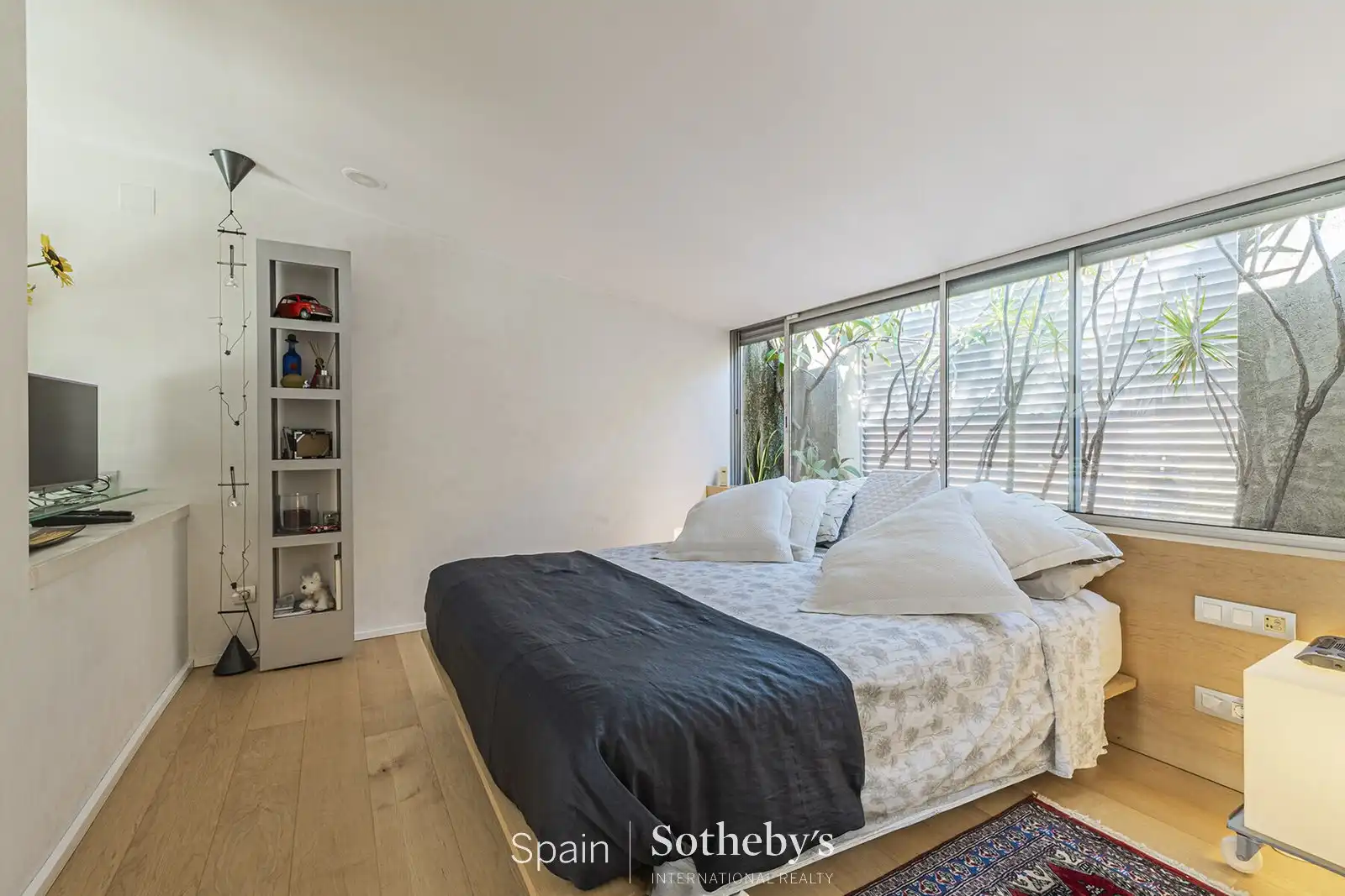 Dormitori de Casa o xalet en venda en Barcelona amb Aire condicionat, Jardí privat i Terrassa