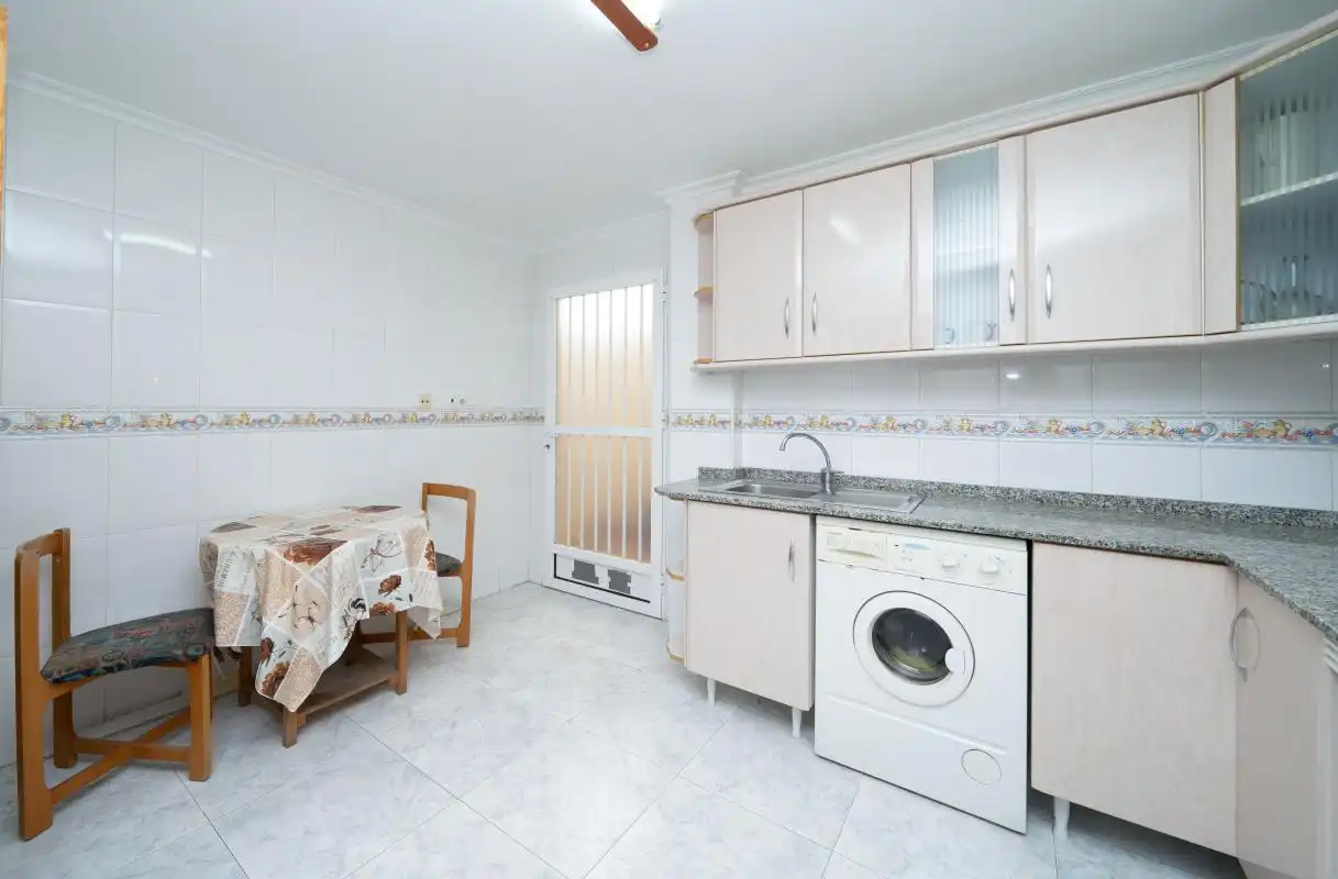 Cocina de Piso en venta en Orihuela con Calefacción y Trastero