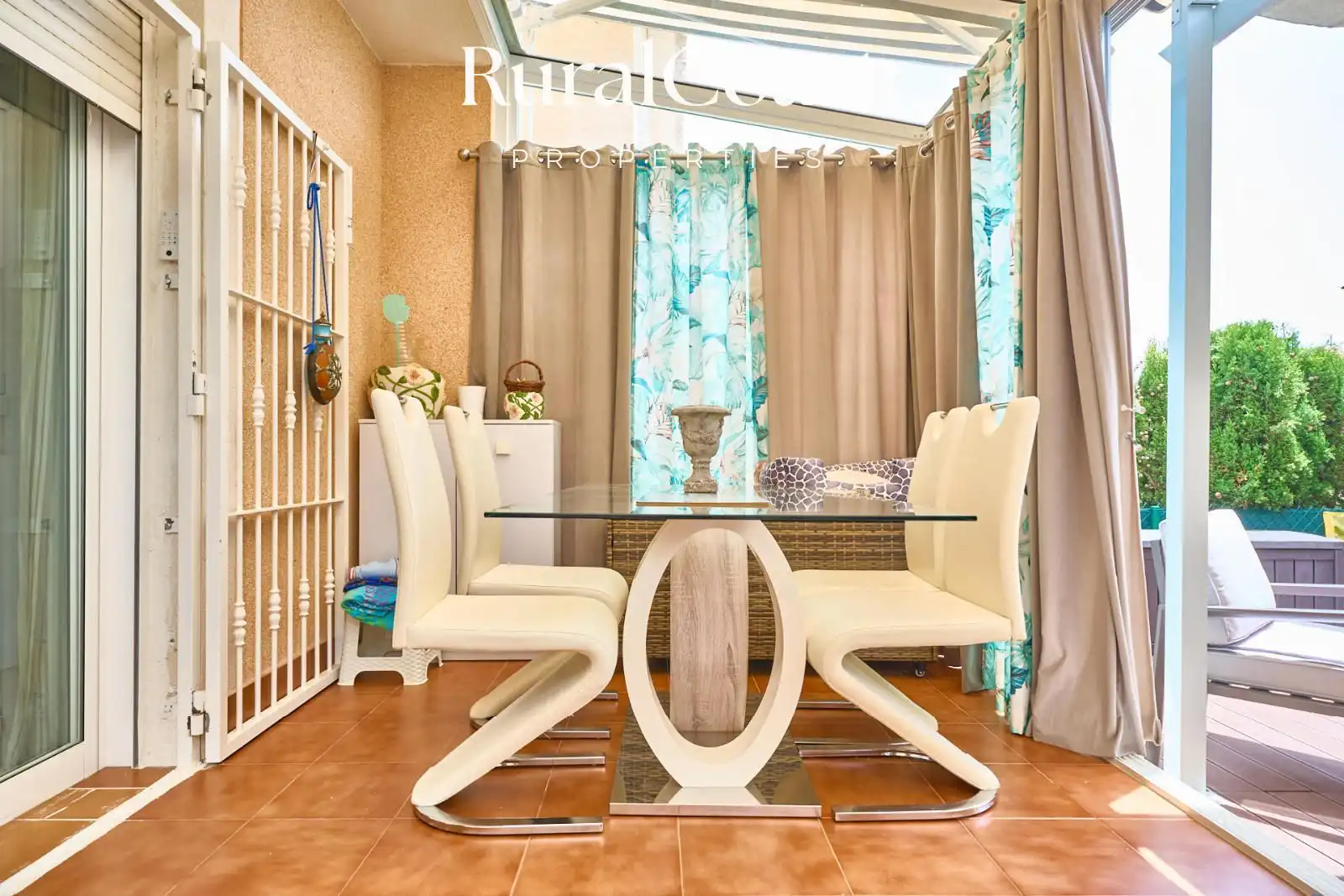 Comedor de Casa adosada en venta en Aigües con Aire acondicionado, Calefacción y Jardín privado