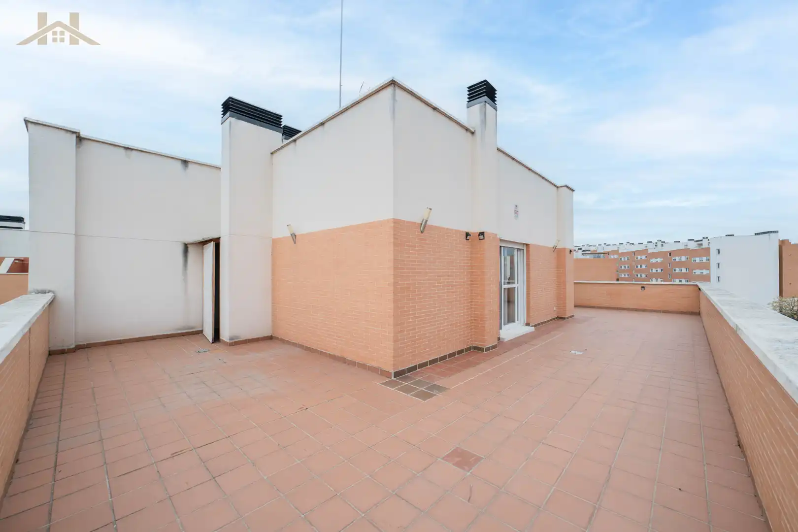Vista exterior de Ático en venta en Arroyomolinos (Madrid) con Calefacción, Terraza y Trastero