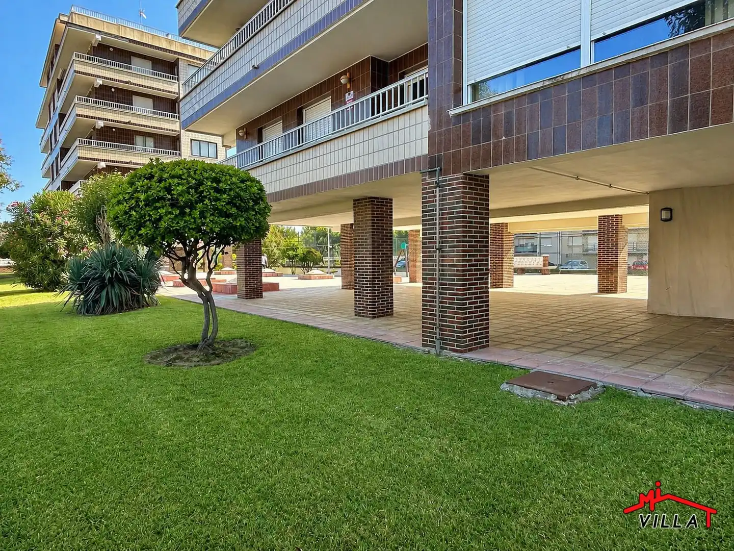 Vista exterior de Piso en venta en Laredo con Calefacción y Terraza