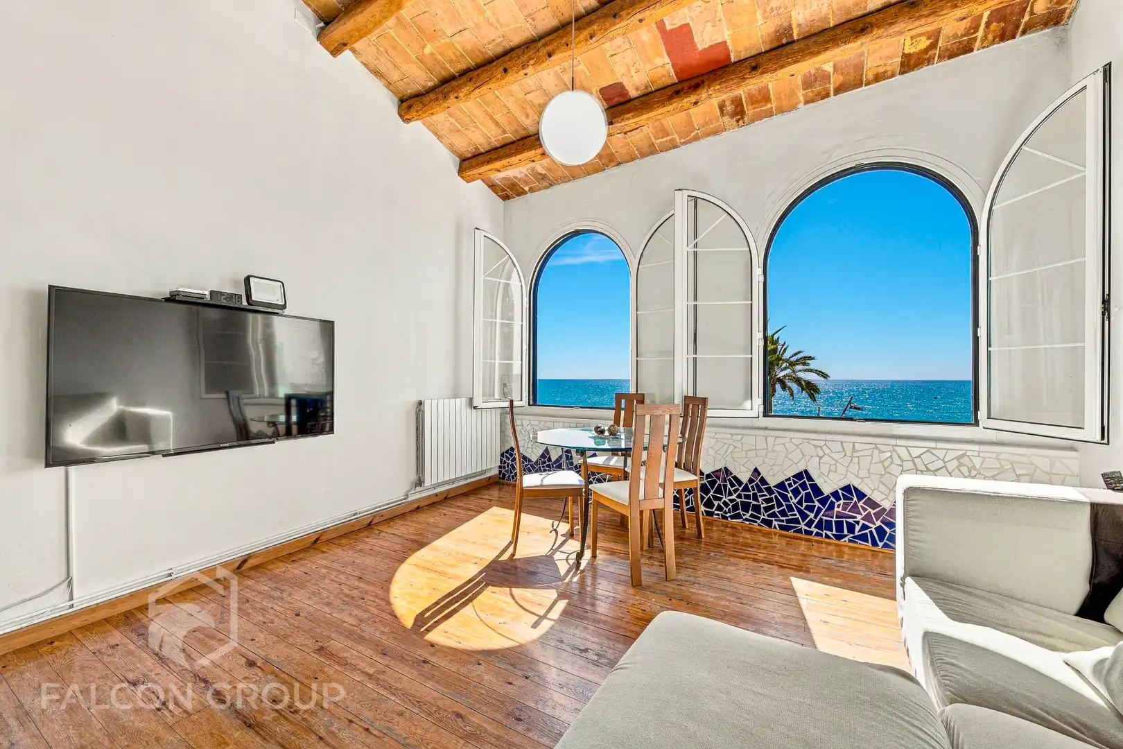 Dúplex amb terrassa en venda a Passeig Marítim Sant Joan de Déu