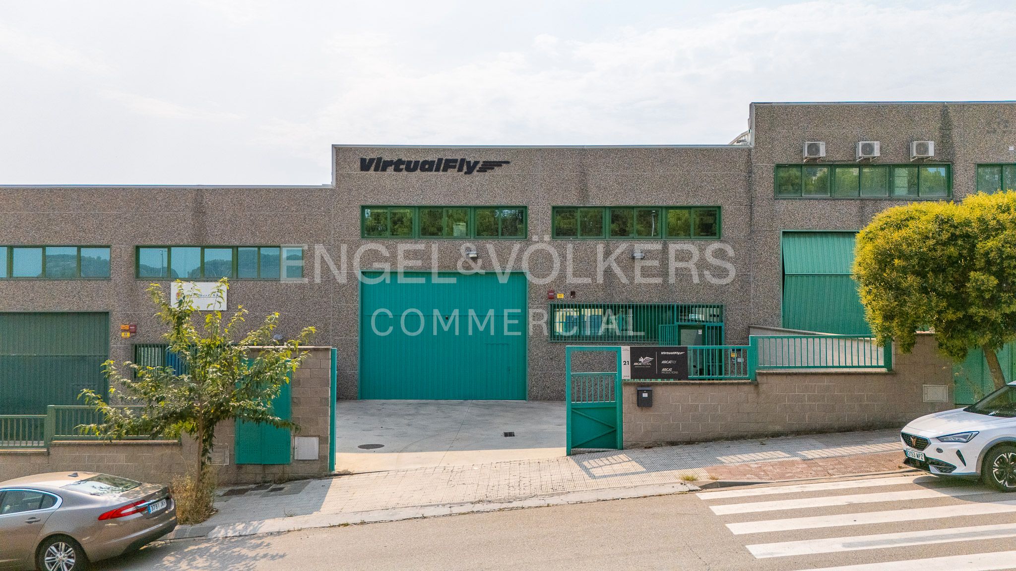 Vista exterior de Nau industrial de lloguer en Castellgalí