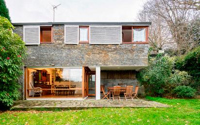 Vista exterior de Casa o xalet en venda en Bergondo amb Jardí privat