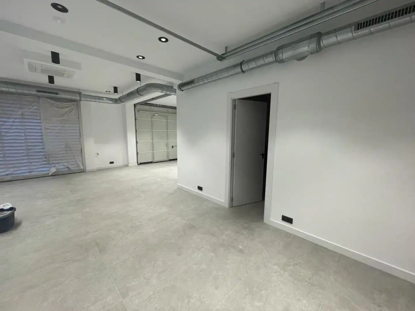 Local comercial en alquiler en Renedo, imagen 3