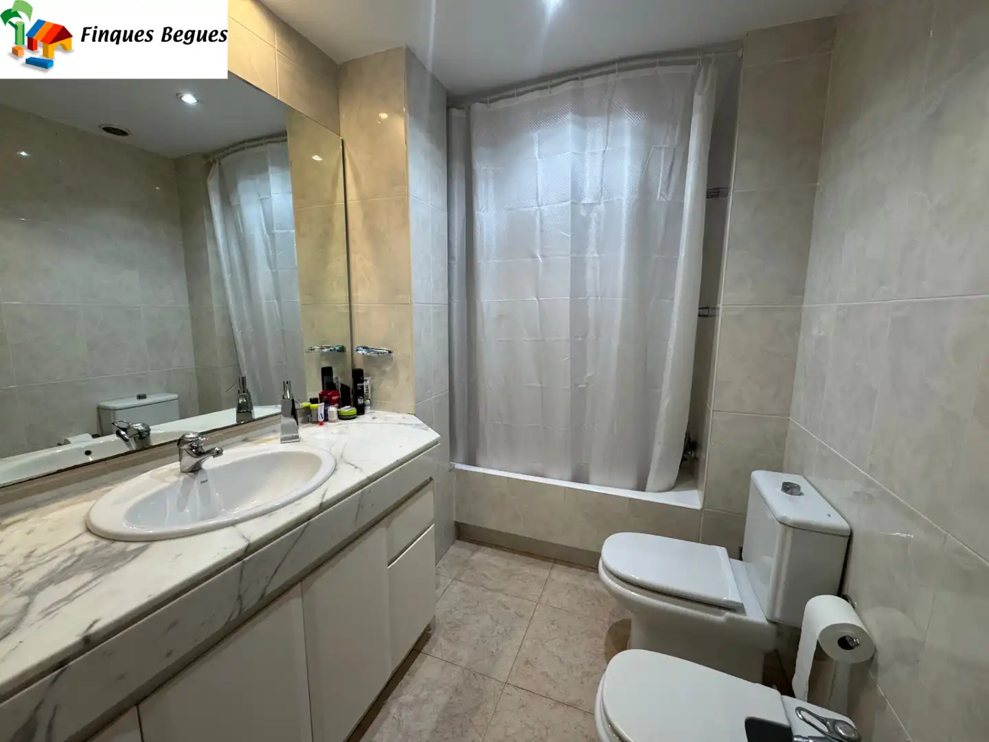Baño de Piso en venta en Begues con Calefacción, Terraza y Trastero