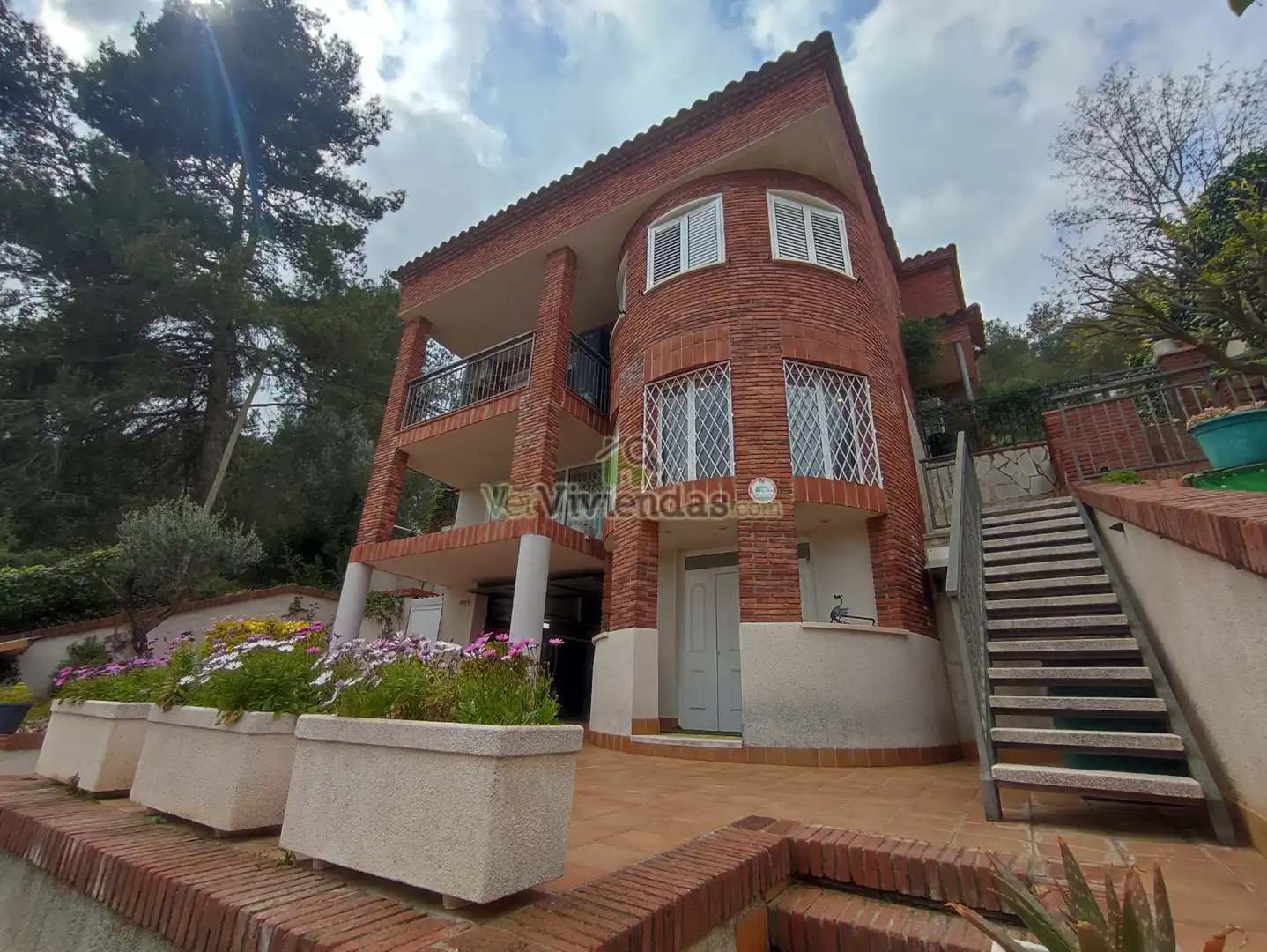 Vista exterior de Casa o xalet en venda en Cervelló amb Calefacció, Jardí privat i Terrassa