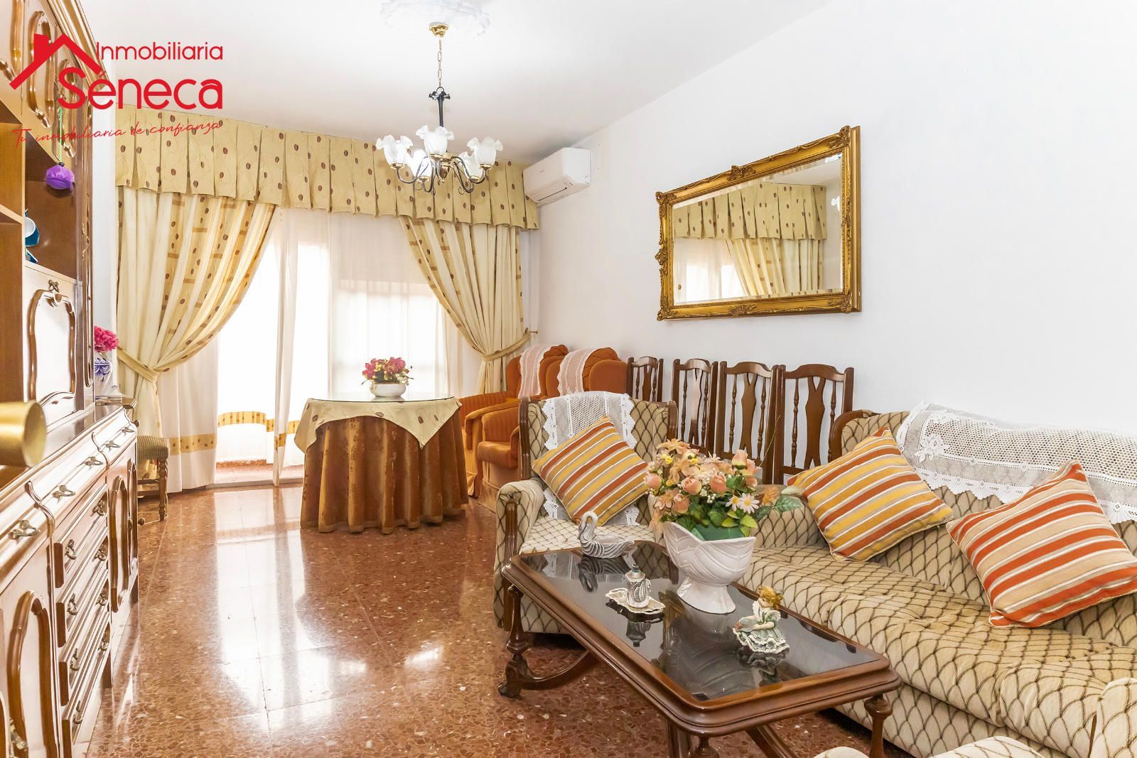 Living room of Flat for sale in Alcolea  with Air Conditioner and Terrace
