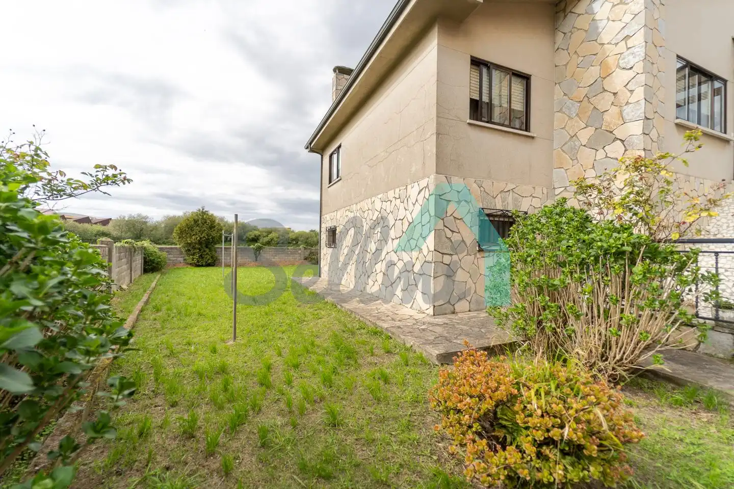 Vista exterior de Casa o chalet en venta en Ribadeo con Calefacción, Jardín privado y Parquet