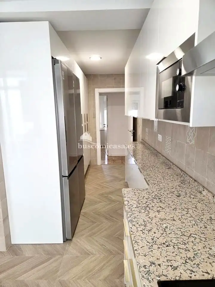 Cuina de Pis per a compartir en Jaén amb Aire condicionat, Calefacció i Parquet