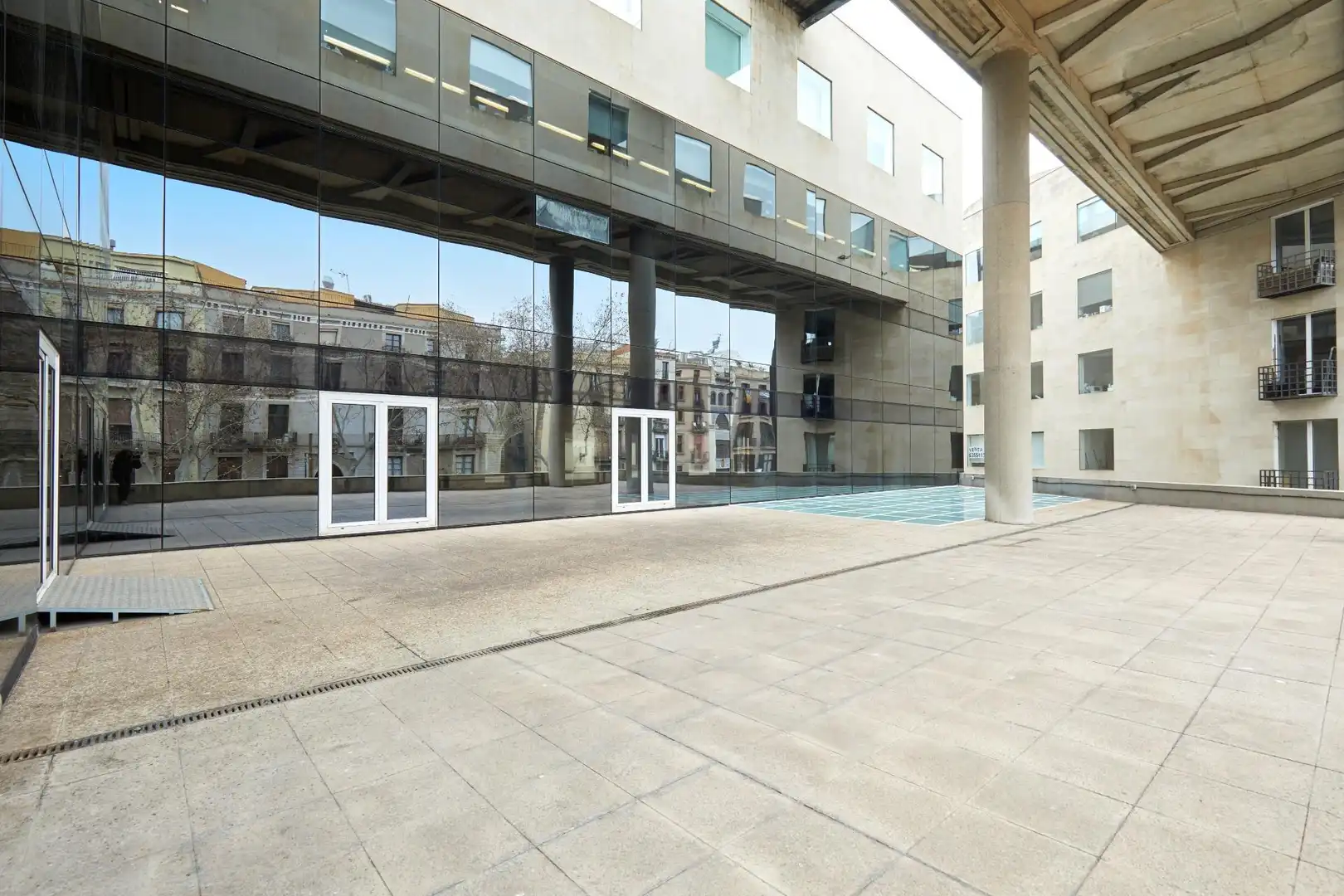 Vista exterior de Oficina de lloguer en Barcelona amb Aire condicionat i Terrassa