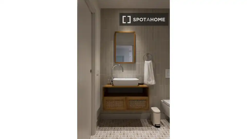 Bathroom of Apartments for share in San Cristóbal de la Laguna  with Air Conditioner, Terrace and Furnished