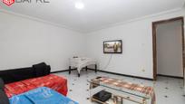 Sala d'estar de Pis en venda en  Madrid Capital amb Calefacció