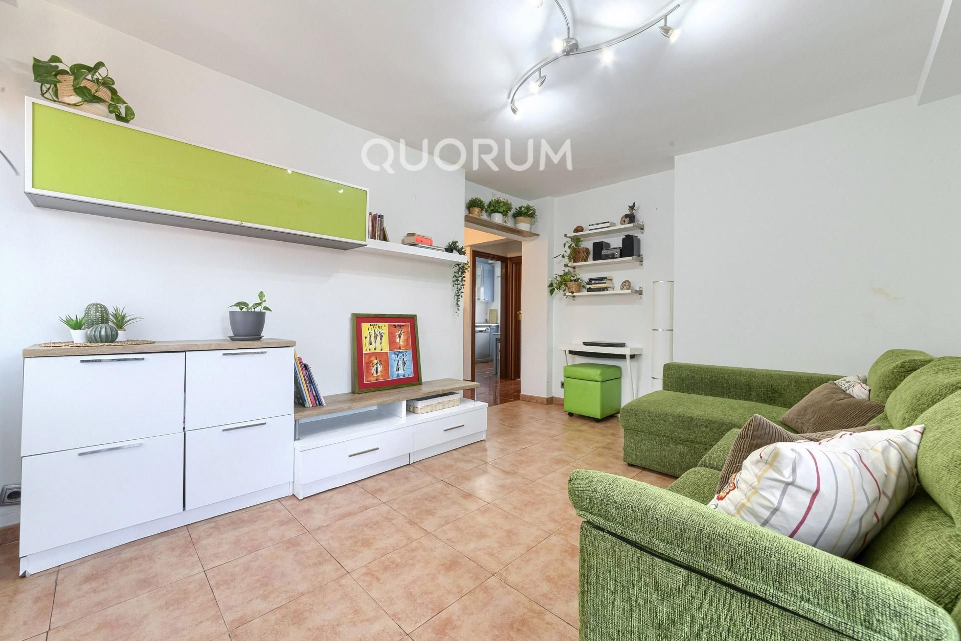 Sala de estar de Piso en venta en Barakaldo  con Calefacción, Terraza y Amueblado