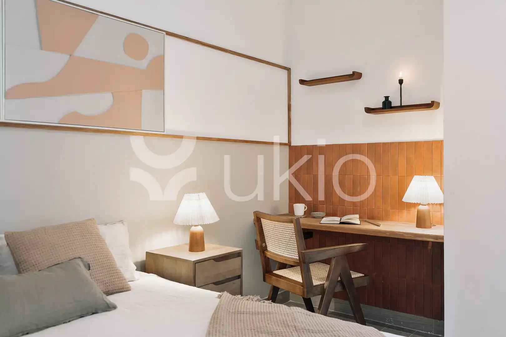 Dormitori de Apartament de lloguer en Barcelona amb Aire condicionat, Calefacció i Moblat