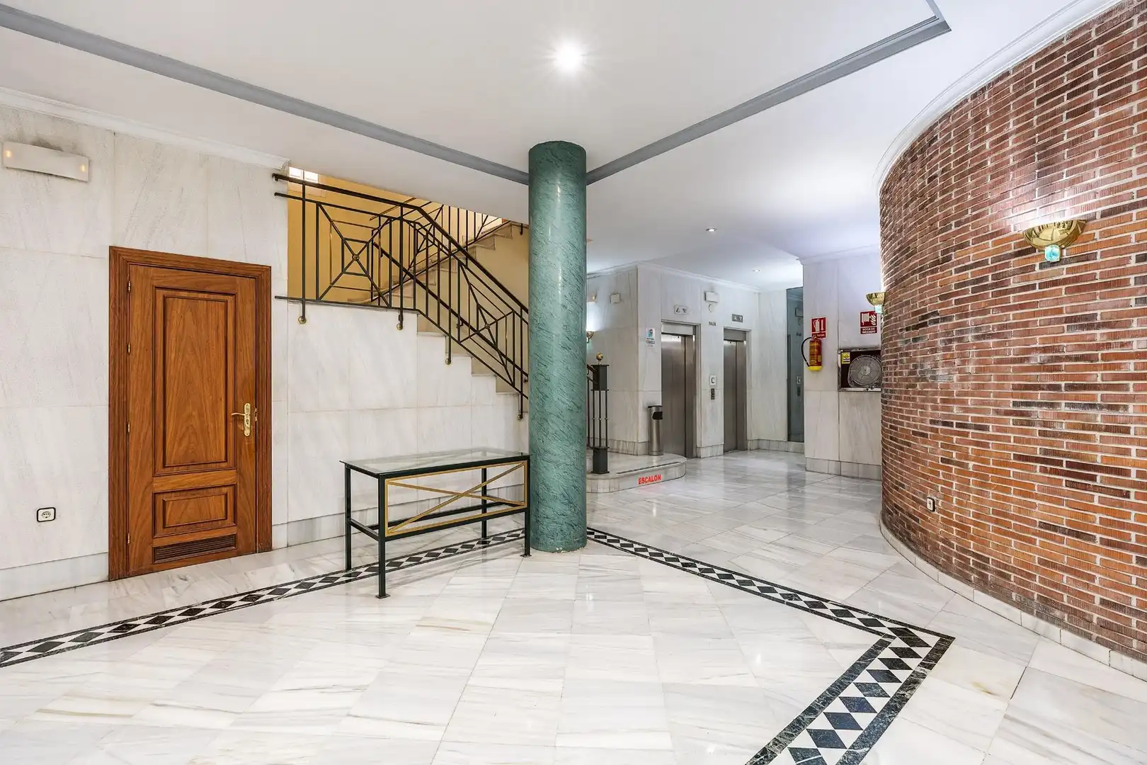 Wohnung zum Verkauf in Granada mit Klimaanlage und Heizung