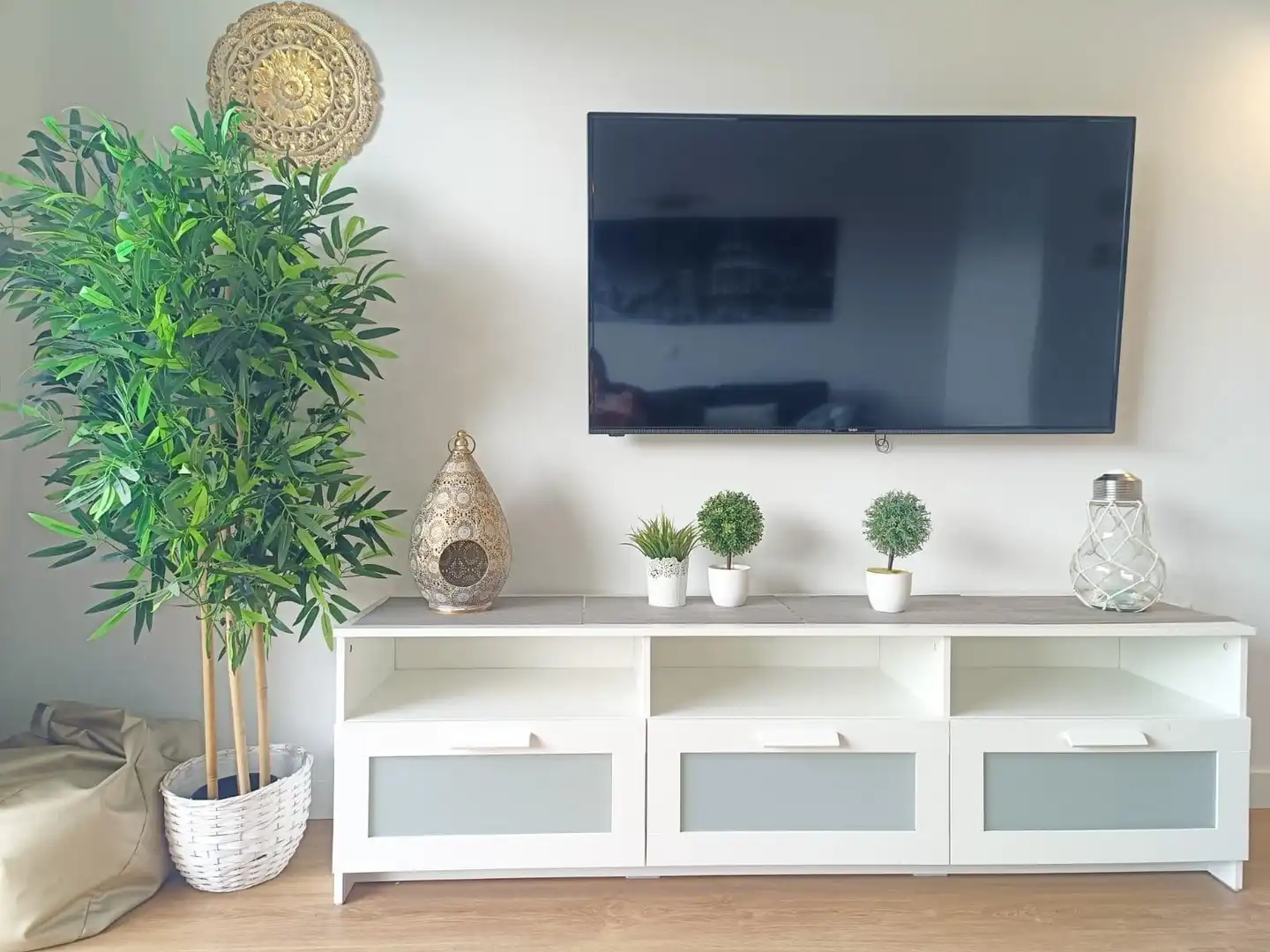 Sala d'estar de Apartament en venda en Benalmádena amb Aire condicionat, Jardí privat i Terrassa