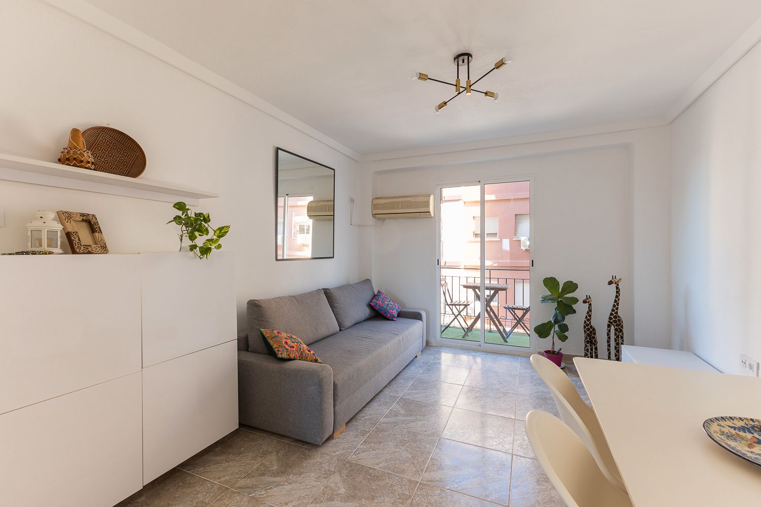 Habitación de Apartamento de alquiler en  Valencia Capital con Aire acondicionado, Calefacción y Amueblado