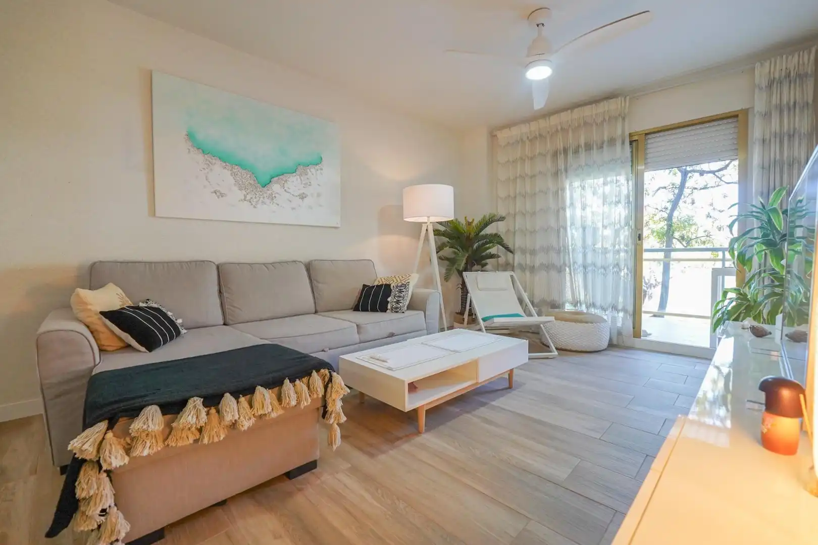 Living room of Flat for sale in Cambrils  with Private garden, Terrace and Balcony