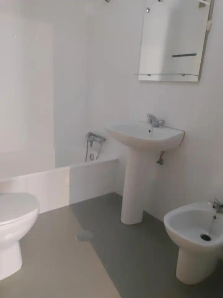 Bathroom of Flat for rent in Santiago de Compostela   with Heating